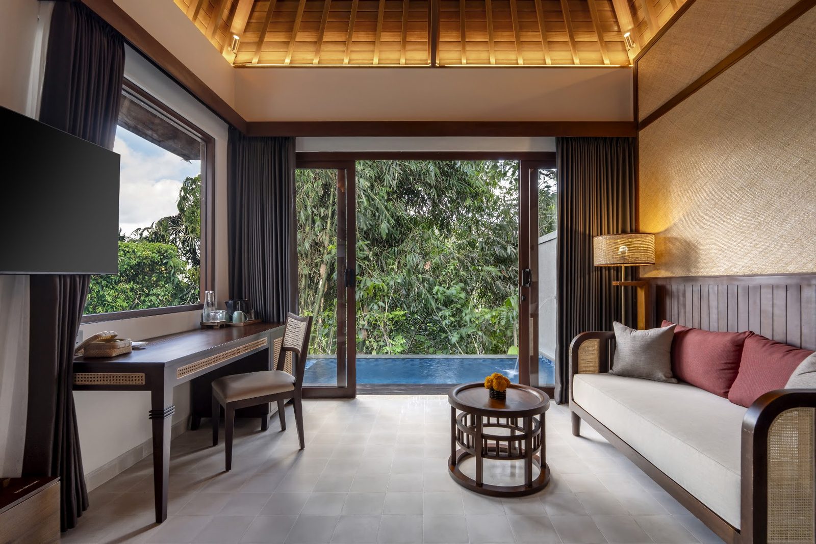 Jungle View Pool Villa: living area