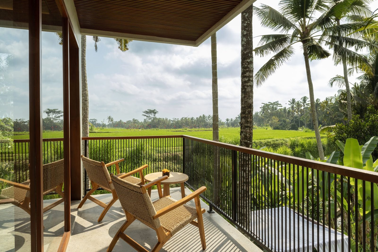 Rice Field View Duplex Pool Villa: balcony