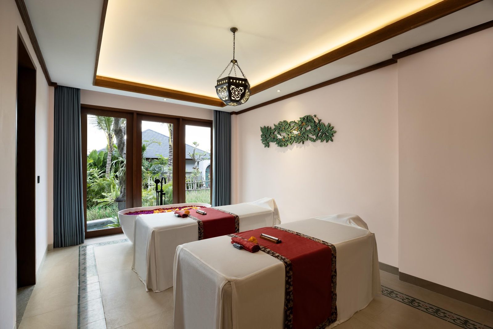 Rice Field View Three Bedroom Villa: spa room of the property