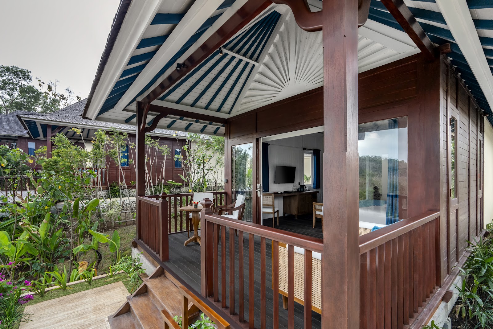 Tek Yatak Odalı Orman Manzaralı Villa